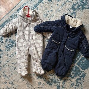 Infant snow suits 3-6 months, great condition.